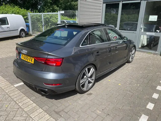 Audi RS3 A3 Limousine 2.5 TFSI quattro 2017 Benzine 9