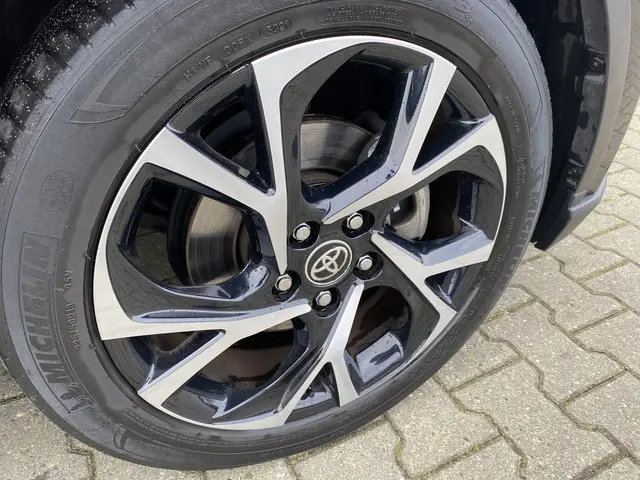 Toyota C-HR 1.8 Hybrid Style Luxury 2021 Hybride Benzine 6
