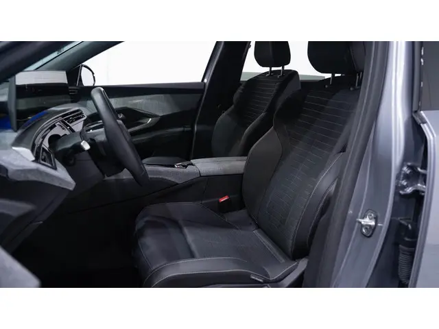 Peugeot 5008 1.2 PureTech Allure 2024 Benzine 45