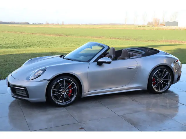 Porsche 911 Carrera S 2020 Benzine 44
