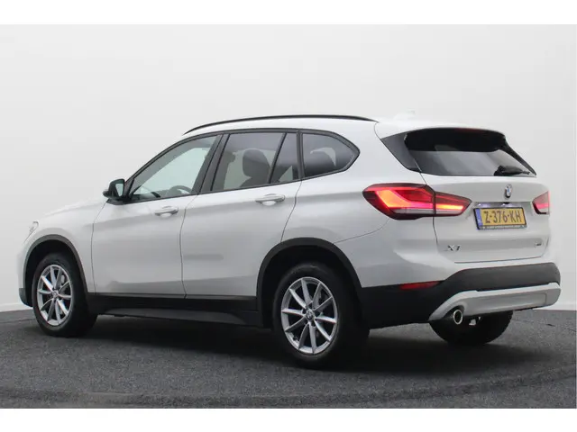 BMW X1 sDrive18i Executive Automaat 2020 Benzine 3