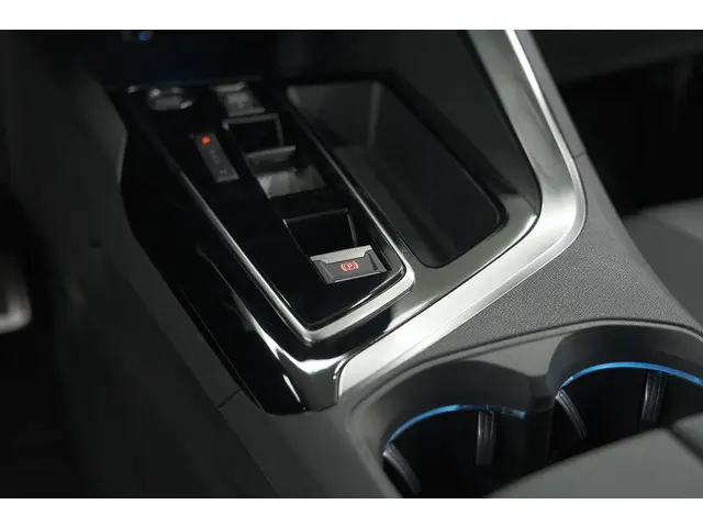 Peugeot 3008 1.2 Hybrid 136 GT 2024 Hybride Benzine 48