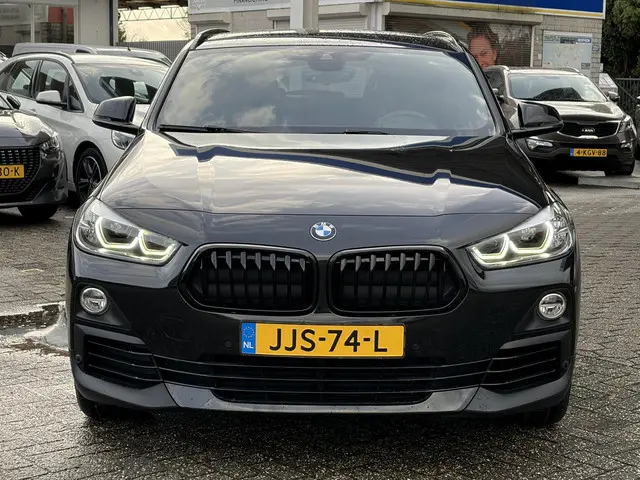 BMW X2 sDrive18i High Executive 2019 Benzine 12