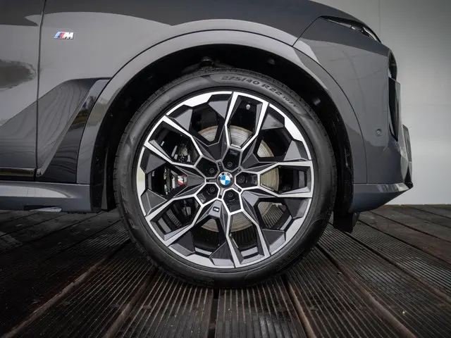 BMW X7 xDrive40i 2025 Benzine 6