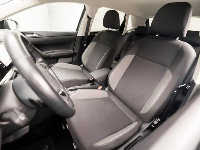 Volkswagen Polo 1.0 TSI Sportline 2023 Benzine 15