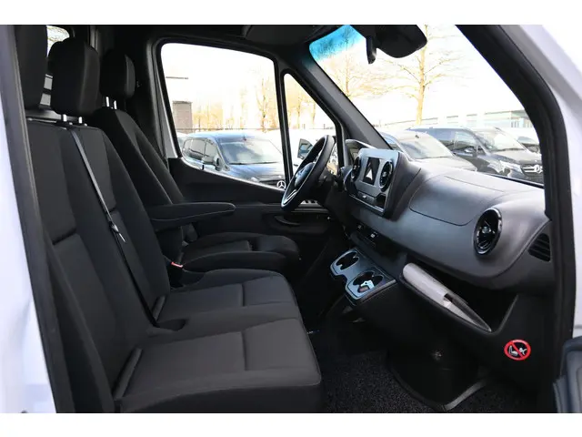Mercedes-Benz Sprinter 317 CDI L3H2 2024 Diesel 9