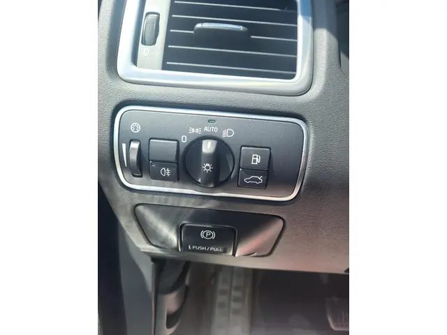 Volvo V70 1.6 T4 Nordic+ navi trekhaak 17"LMV 2014 Benzine 20