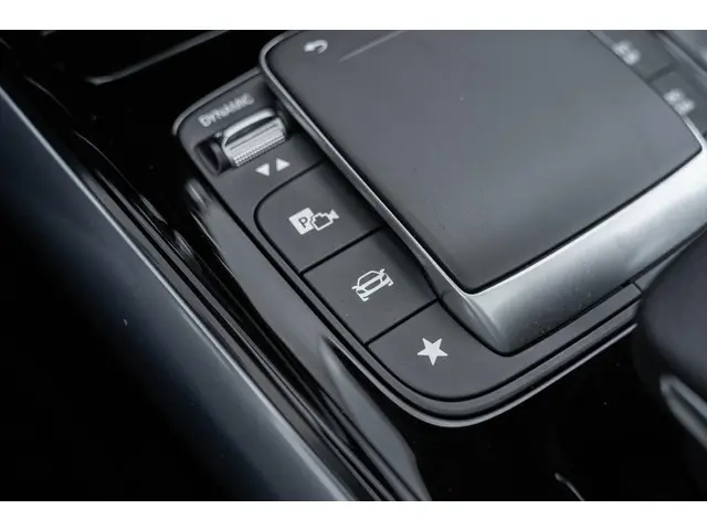 Mercedes-Benz GLA 250 e AMG Line 2021 Hybride Benzine 40