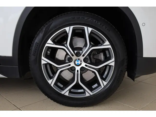 BMW X1 sDrive20i 2020 Benzine 6