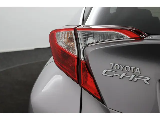 Toyota C-HR 1.8 Hybrid Active 2019 Hybride Benzine 16