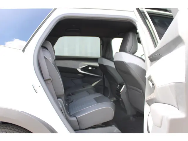 Peugeot 5008 HYBRID 145 ALLURE 2025 Hybride Benzine 13
