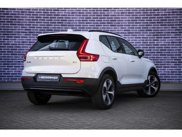Volvo XC40 3