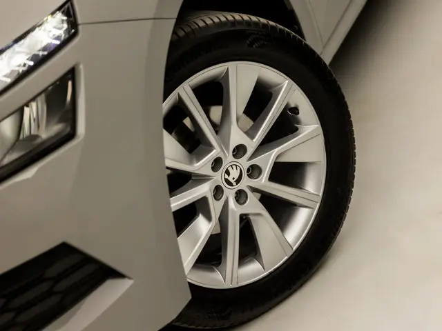 Škoda Kamiq 1.0 TSI Sport 2020 Benzine 34