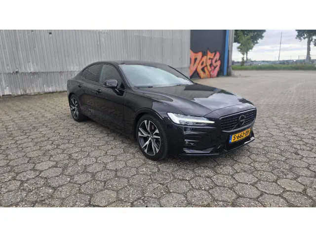 Volvo S60 2.0 T4 R-Design 2020 Benzine 3