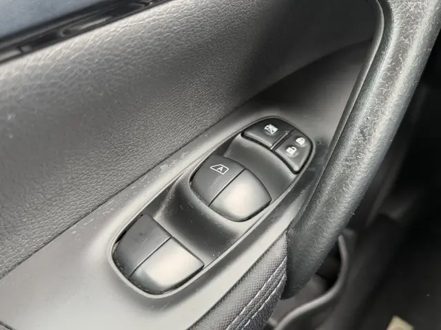 Nissan QASHQAI 1.2 Premier Edition 2014 Benzine 26