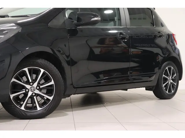 Toyota Yaris 1.5 VVT-i Design Sport, 2018 Benzine 24