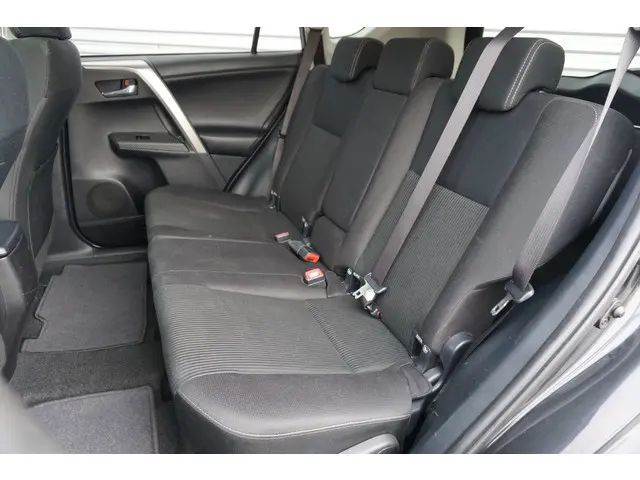 Toyota RAV4 2.0 Dynamic 4WD 2015 Benzine 11