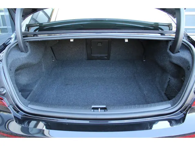 Volvo S60 2.0 B5 R-Design/pano/leer 2021 Hybride Benzine 24