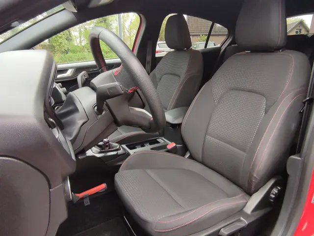 Ford Focus 1.0 EcoBoost ST Line Business 2020 Benzine 19