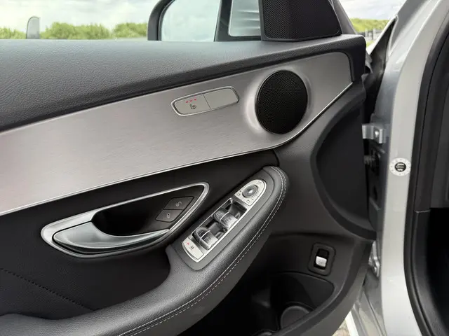 Mercedes-Benz C-Klasse 180 AMG 2018 Benzine 22
