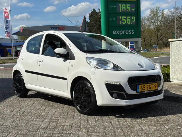Peugeot 107 1.0 Active facelift led airco 2012 Benzine 7