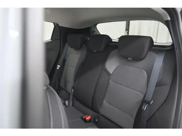 Renault Clio TCe 90 Evolution 2024 Benzine 35