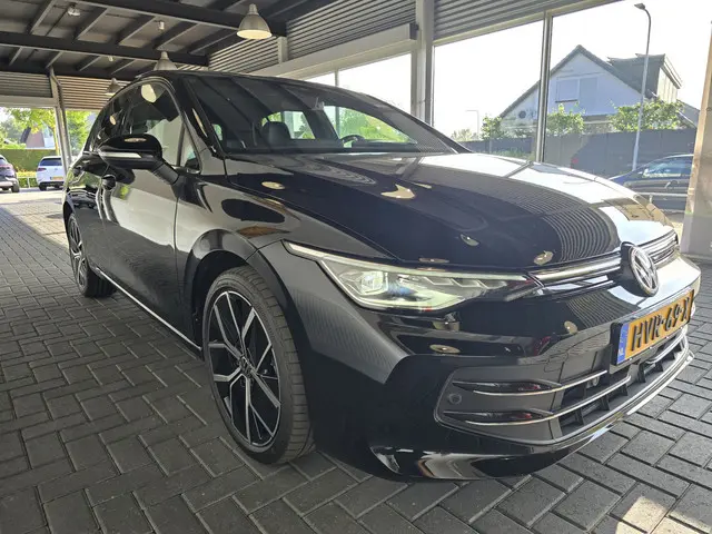 Volkswagen Golf 1.5 eTSI Edition 50 2024 Hybride Benzine 39