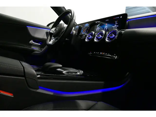 Mercedes-Benz A-Klasse 200 AMG Line 2021 Benzine 39