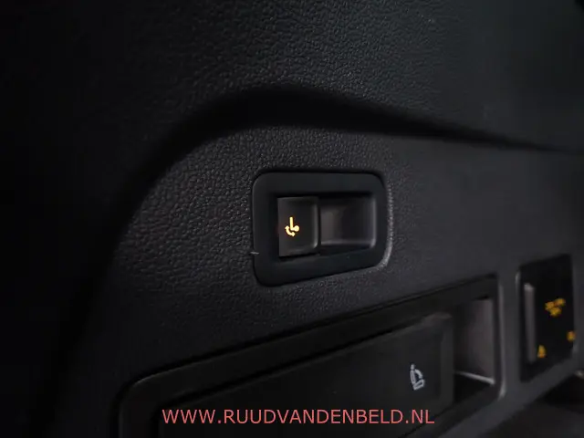 Volkswagen Tiguan Allspace 1.5 TSI R-LINE 2021 Benzine 35