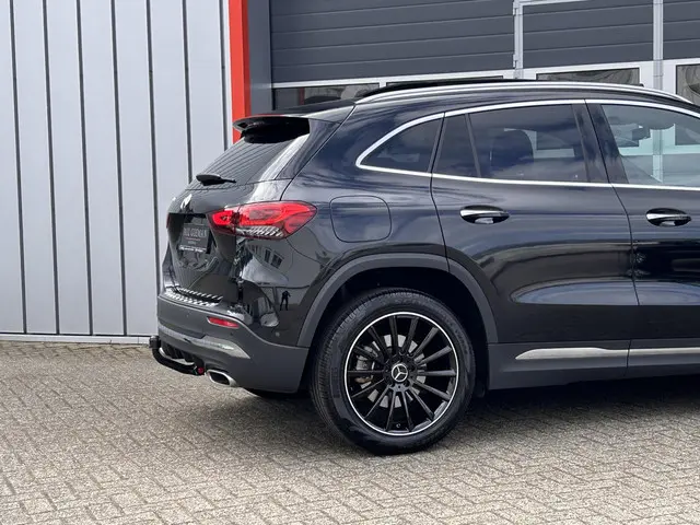 Mercedes-Benz GLA 250 e AMG Line 2020 Hybride Benzine 8