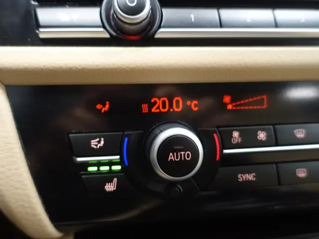 BMW 5 Serie 528i High Executive Iuxury Aut- 2014 Benzine 17