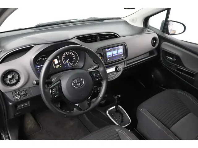 Toyota Yaris 1.5 Hybrid Dynamic 2020 Hybride Benzine 16
