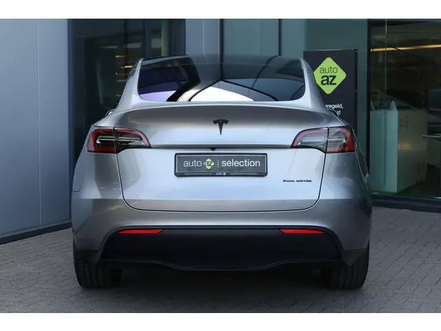 Tesla Model Y Long Range AWD 75 kWh 2023 Elektrisch 10