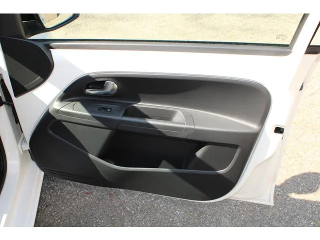 SEAT Mii 1.0 Sport 2015 Benzine 12