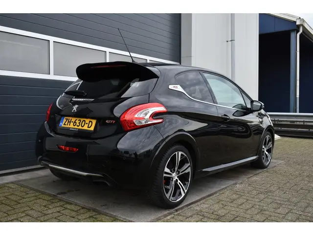 Peugeot 208 1.6 THP GTi 2015 Benzine 5