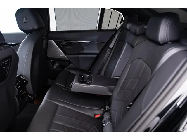 BMW 5 Serie 520i 2024 Benzine 36