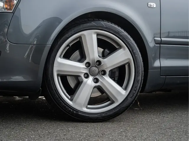 Audi A4 Cabriolet 3.2 FSI Pro Line 2006 Benzine 8