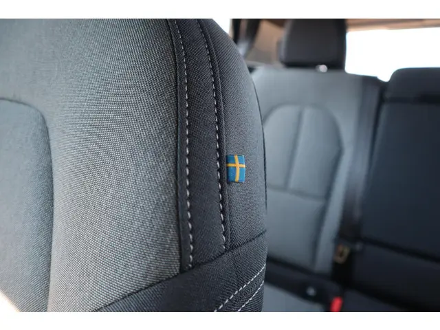 Volvo XC40 2.0 B4 Plus Dark 2025 Benzine 33