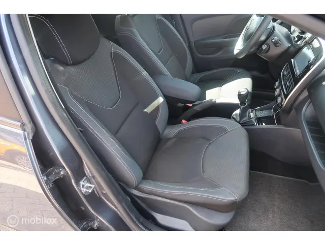 Renault Clio Estate 1.5DCI Zen 2017 Diesel 18