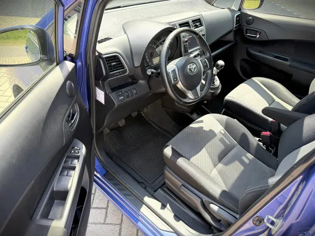 Toyota Verso-S 1.3 VVT-i Dynamic 2013 Benzine