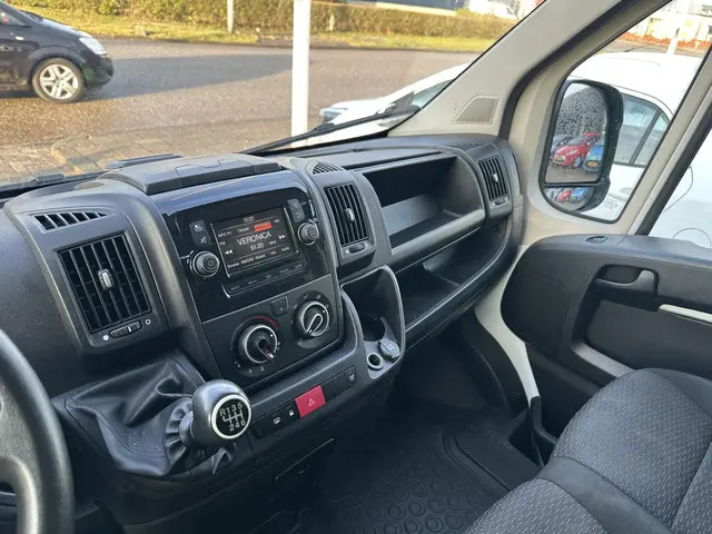 Citroën Jumper 33 2.2 BlueHDi 140 L3H2 Club 2022 Diesel 12