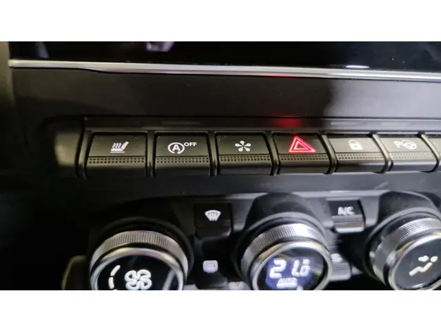 Mitsubishi Colt 1.0T MT Instyle 2024 Benzine 12