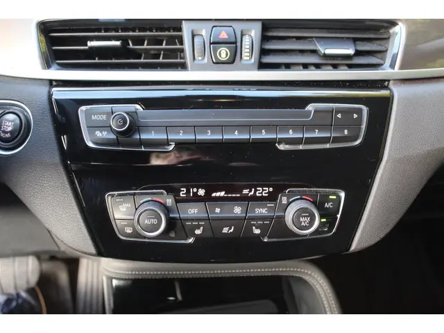 BMW X1 SDrive18i High Executive 2019 Benzine 19