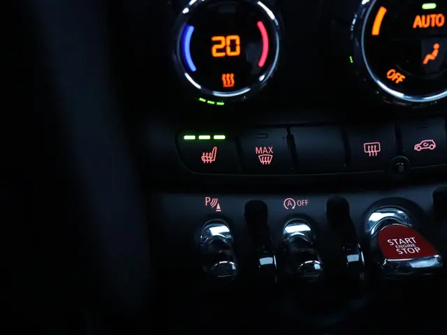 MINI 5-Deurs Cooper 2023 Benzine 20