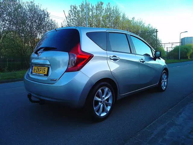 Nissan Note 1.2 DIG-S Tekna ( NAVI +Airco ) 2015 Benzine 3