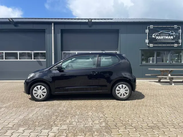 Volkswagen up! 1.0 BMT take up! 2018 Benzine 2