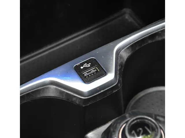 BMW 1 Serie 118i Executive Edition 2020 Benzine 31