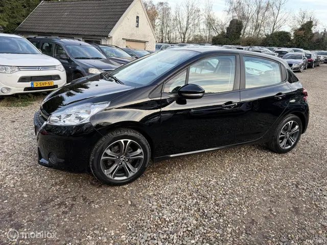 Peugeot 208 1.2 VTi Active,Airco,Cruise,5drs! 2013 Benzine 19