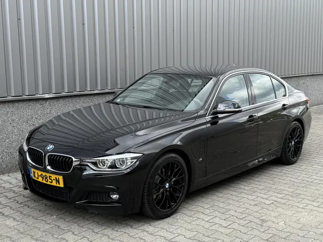 BMW 3 Serie 330e M Sport 2016 Hybride Benzine 3