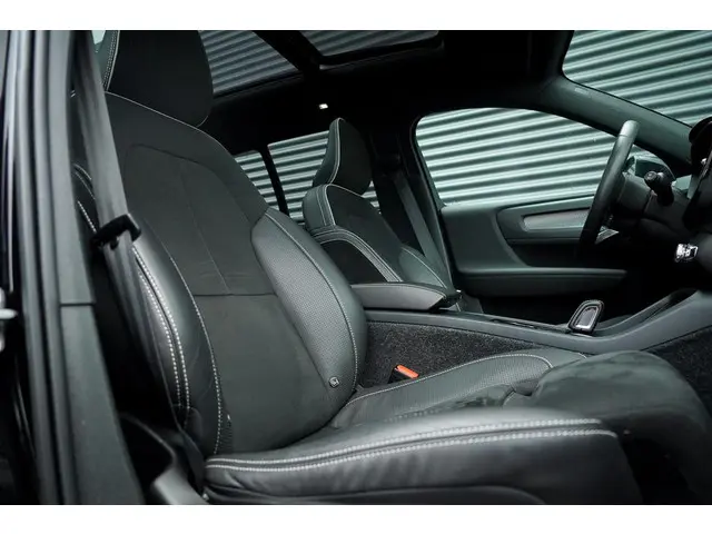 Volvo XC40 Recharge P8 AWD R-Design 2020 Elektrisch 18